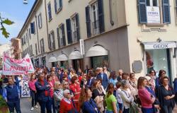 “¡Forza Lavinia!”, Varese responde al llamamiento de la familia Limido con una numerosa y espontánea participación popular