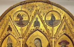 Los estudiosos Christiansen y Strehlke visitan la Pinacoteca de Siena para admirar un avance del Retablo del Maestro dell’Osservanza