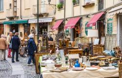 El histórico mercado de antigüedades, artículos vintage y coleccionables de Turín (12 de mayo de 2024, Turín)