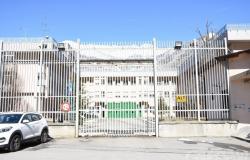Prisión de Brissogne: un recluso golpea a un agente con un cabezazo