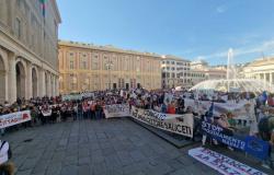 En Génova, miles de personas en la procesión de los comités de Liguria: “Contra las especulaciones y las decisiones tomadas desde arriba”