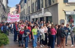 Masacre de Via Menotti: Varese en las calles por Lavinia. Madre: «No estoy sola»