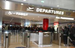 Aeropuerto de Bolonia cerrado por seguridad: «Pistola en una maleta» pero es un error de la máquina. Vuelos desviados, cancelados y retrasados