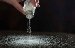 ¿Cuál es la cantidad de sal recomendada por la OMS que no se debe exceder para preservar la salud?