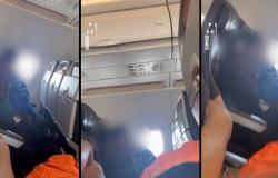 Conmoción en vuelo, sexo en los asientos del avión: escándalo entre los pasajeros, esto es lo que pasó