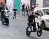 Nápoles, desafíos entre minimotos, miedo en via Duomo: videos de residentes