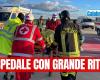 Un pasajero de 30 años muere tras un infarto en el vuelo Turín-Lamezia y el avión se ve obligado a regresar al Piamonte