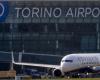 Turín Caselle, enfermedad en vuelo tras el despegue: el avión de Ryanair regresa pero el pasajero muere. tenia 33 años