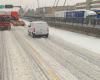 Los vídeos del “graupel” que impactó en la A4 en Vicenza, blanqueandola como si hubiera nevado