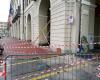 Barricadas frente al Tribunal desde hace más de dos años: “Proceso complejo para el reordenamiento de la fachada”