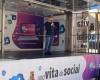 Para sensibilizar sobre los peligros de Internet y de la carretera, el camión “Una Vita da Social” se detiene en Lecce