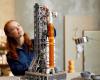 Despega con el nuevo sistema de lanzamiento espacial Artemis de la NASA de LEGO
