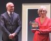 El alcalde de Cosenza entrega a Lunetta Savino el premio “Enzo Noce”