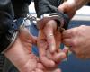 Milán, la policía encuentra drogas y un arma de fuego en una casa: tres detenciones