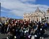 Más de 150 residentes de AC Rimini se reunieron con el Papa Francisco en la Plaza de San Pedro • newsrimini.it