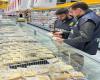 Alimentos caducados y cosméticos peligrosos, bombardeo financiero en una conocida cadena de supermercados: 5 denunciados