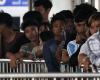 Myanmar, la junta militar ha prohibido a los hombres ir a trabajar al extranjero: miles de personas frente a las embajadas solicitando visas