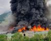 Incendio en Bolzano, llamas en la sede de Alpitronic. La Provincia: “No hay sustancias peligrosas involucradas”