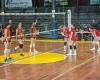 CF PLAY OFF – Excelente actuación de las chicas del Nuova Pallavolo Monini Spoleto, pero Bartoccini se lleva el primer partido de los cuartos de final