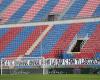 Crotone, los aficionados obligan a los jugadores a quitarse la camiseta: la Fiscalía de la FIGC investiga