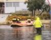 Los suburbios inundados por la lluvia, los bomberos en botes auxiliares para liberar a los automovilistas varados – BlogSicilia