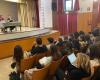 Mencarelli se reúne con estudiantes en Legnano: “La era digital os ha hecho mejores”