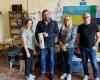 Una cartuchera transformada en símbolo de paz, donada por los ucranianos a Scafuto