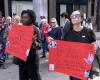 Mujeres y hombres marchan en el centro de Varese para exigir Justicia para Lavinia