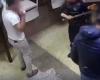 Robo con machete en una pizzería de Bolonia: cuatro niños detenidos gracias a las cámaras de seguridad