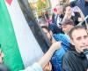 Tensión en la Feria del Libro de Turín, los manifestantes derriban las puertas