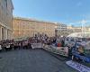 En Génova, miles de personas en la procesión de los comités de Liguria: “Contra las especulaciones y las decisiones tomadas desde arriba”