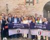 El Palazzo della Racchetta se tiñe de azul: Fratelli d’Italia presenta a los candidatos