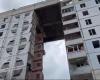 Rusia: edificio de diez plantas se derrumba tras el bombardeo de Kiev – vídeo