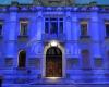 Día Mundial de la Fibromialgia en Reggio Calabria, el Palacio San Giorgio se ilumina de color violeta