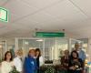 El grupo Consorcio del Club Rotario de Forlì dona azaleas AIRC a la Cirugía de Forlì, en memoria de Diana Morgagni