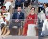 Rania de Jordania, reina vestida de blanco para el jubileo del rey Abdullah. Foto y vídeo