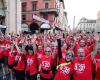 A las 5.30, miles de personas corren en el maratón silencioso por las calles de Bolonia. “Es una ciudad magnífica”