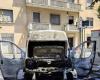 el fuego destruyó el vehículo. Columna de humo entre los edificios – Corriere dell’Umbria