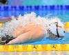 Nadando, Gretchen Walsh establece el nuevo récord mundial en los 100 mariposa en las pruebas olímpicas americanas