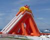 En marcha la edición 2024 del parque infantil Vallecrosia Beach y el regreso del tobogán acuático de 50 metros