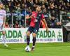Cagliari acepta la oferta de Como: ahora le toca a Dossena decidir