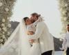 Blanco, el beso, el paraíso de Vulcano y los fuegos artificiales: las imágenes de la boda de Diletta Leotta y Loris Karius