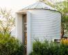 En Arizona, un antiguo silo se convierte en una minicasa con jardín