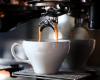Beber café reduce el riesgo de muerte ligado al sedentarismo, según un estudio