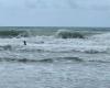Surfistas desafían las olas y salvan a tres jóvenes que corrían peligro de ahogarse