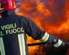 Incendio en el vertedero de San Biagio en Scicli. Gran parte del tejado destruido