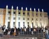 La belleza del edificio de Correos de Ragusa se ilumina